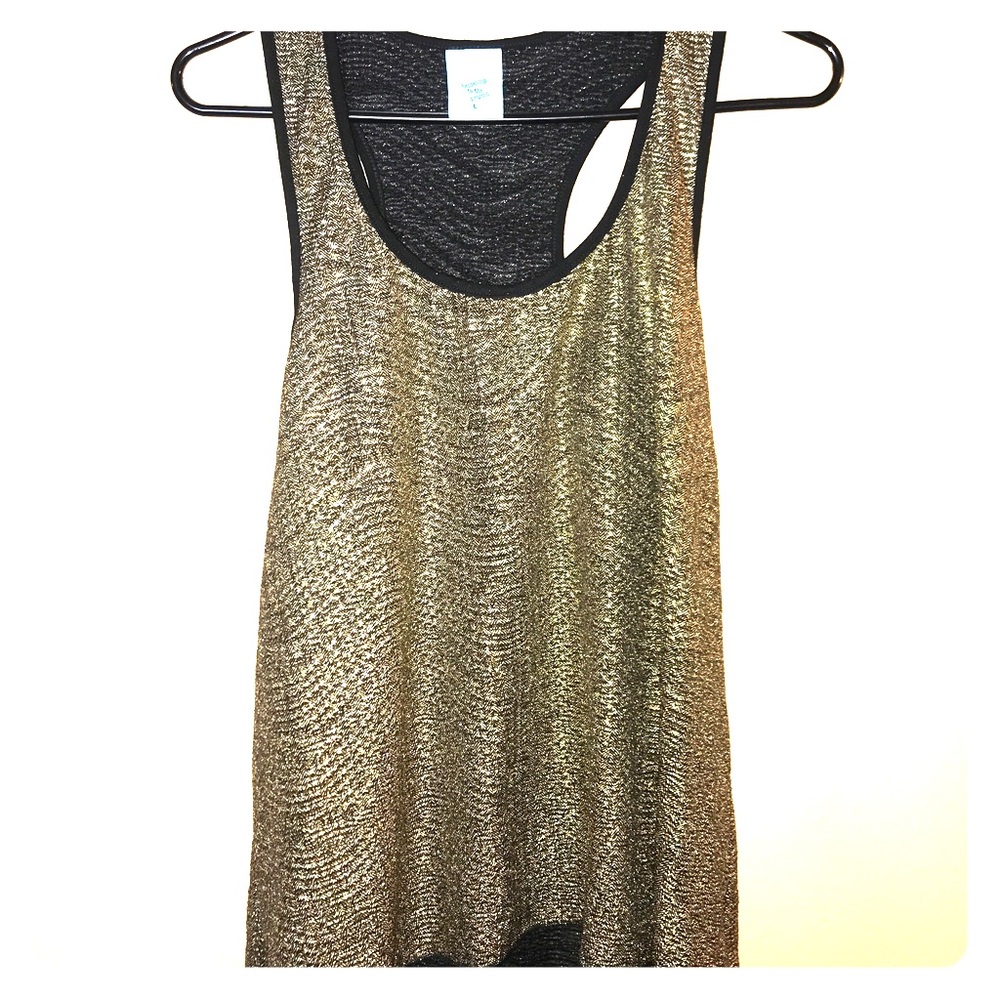 Cute gold/black top